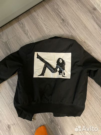 Бомбер calvin klein с принтом