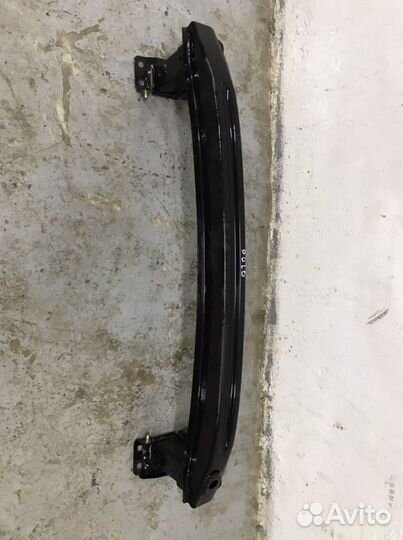 Усилитель переднего бампера Volkswagen polo