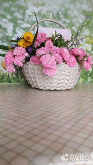 Корзинка из искусственного ротанга