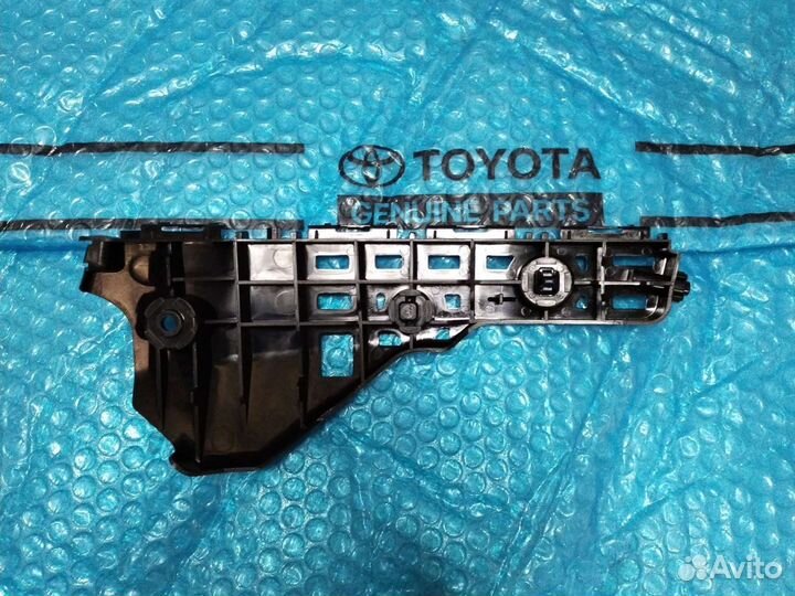 Кронштейн бампера Прадо 150 передний правый 2 рест