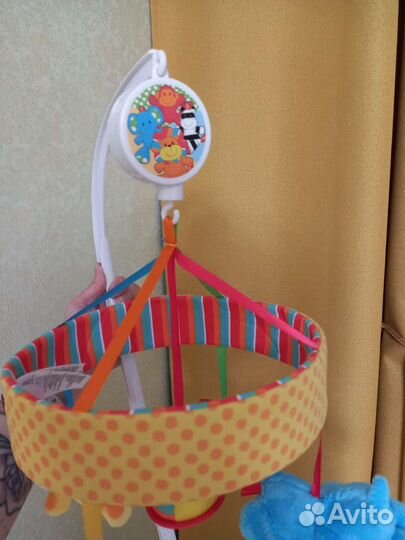 Музыкальный мобиль на кроватку