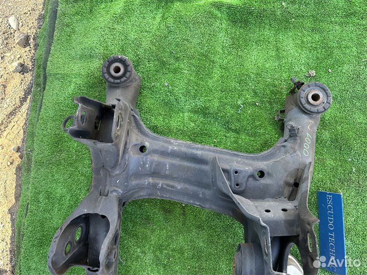 Балка подвески Suzuki Escudo TDA4W J24B 2010