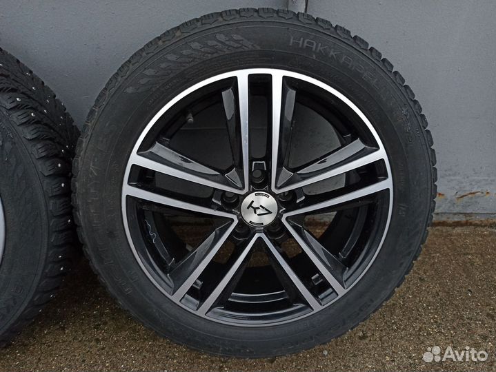 Hakkapeliitta 9 195/55r16 на дисках Шкода рапид