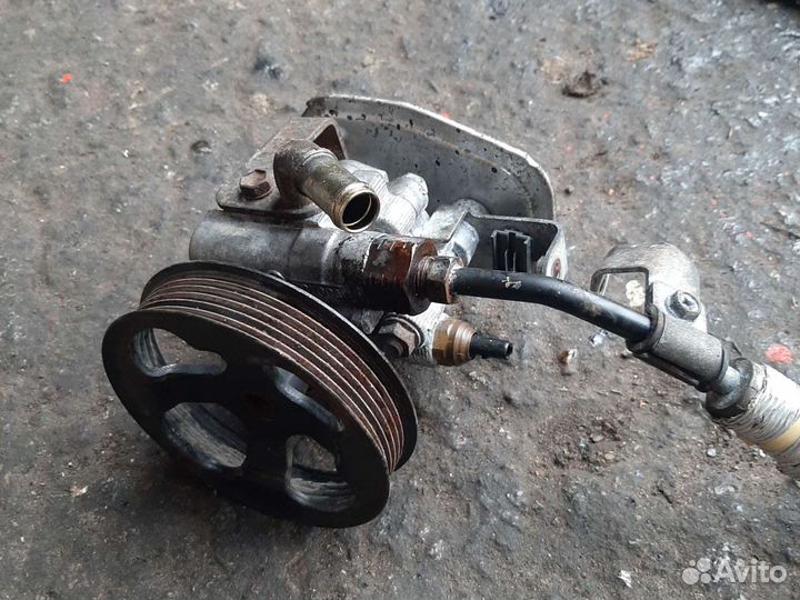 Насос гур Тойота Авенсис 1 1zzfe