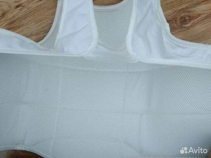 Спортивный жилет для единоборств