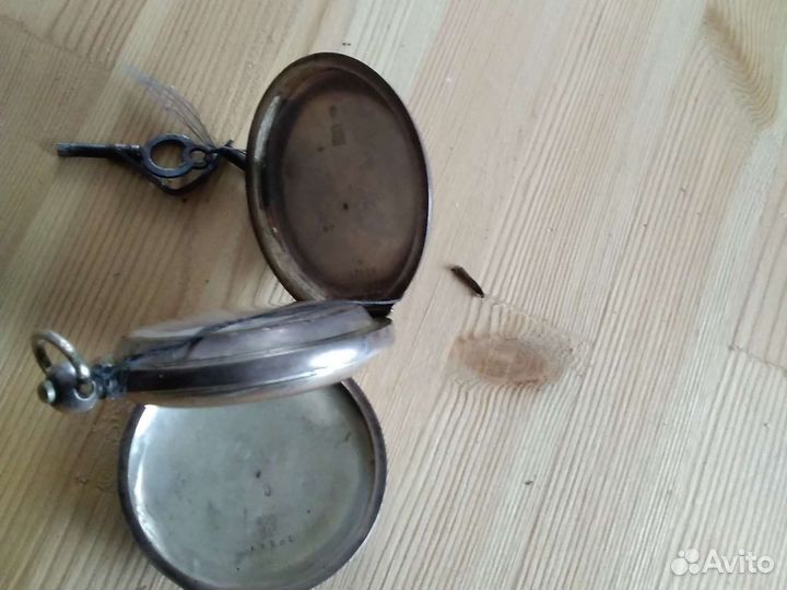 Старинные карманные часы 