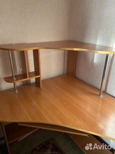 Компьютерный стол