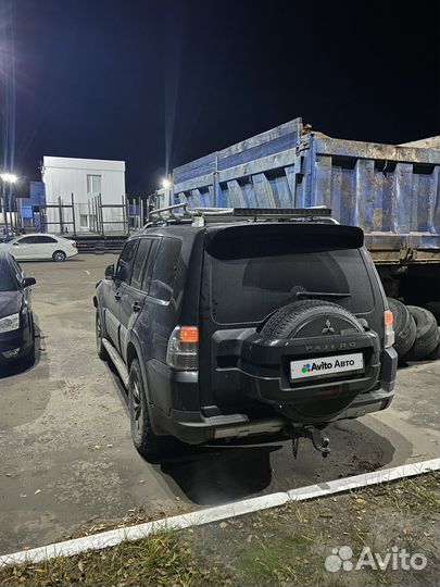 Mitsubishi Pajero 3.2 AT, 2007, 261 357 км