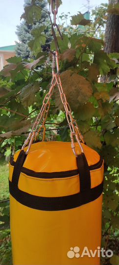 Боксерские мешки (груши) с хранения