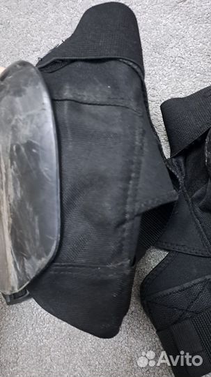 Наколенники и шлем