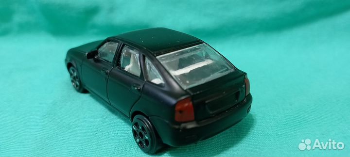 Масштабная модель автомобиля Лада Приора хэтчбек