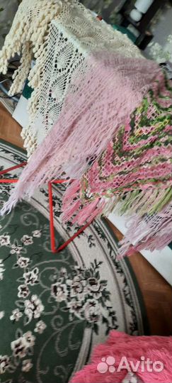 Шаль вязанная