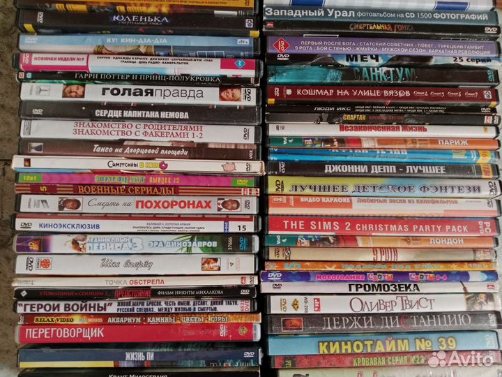 64 DVD диска, в основном, с фильмами
