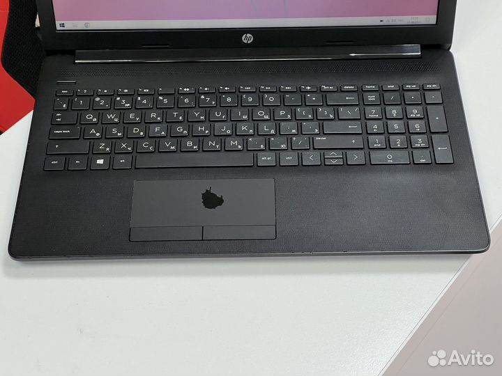 Мощный HP 15 FHD Core i5-8265U 8Gb озу 256Gb SSD