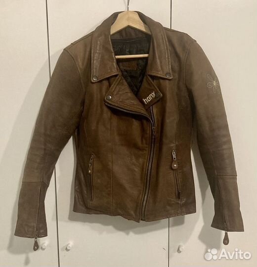 К мотосезону Куртка мото с защитой женская кожаная