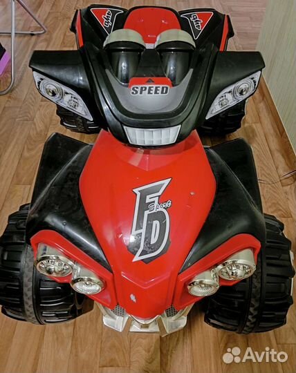 Детский квадроцикл на аккумуляторе