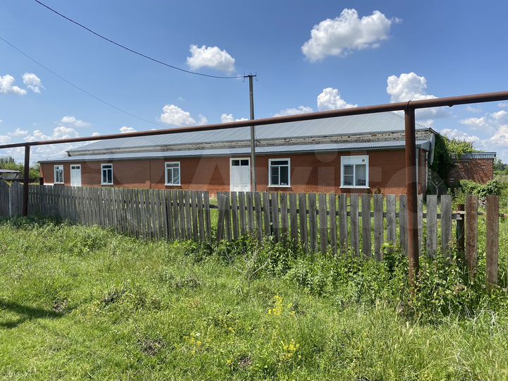 Здание, 300 м²