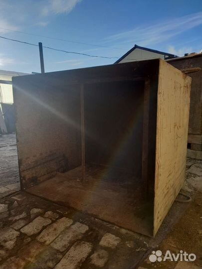 Металлический бак