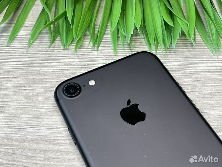 iPhone 7 32GB Black (околоидеал)