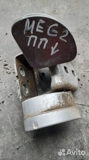 Петля двери renault megane 2