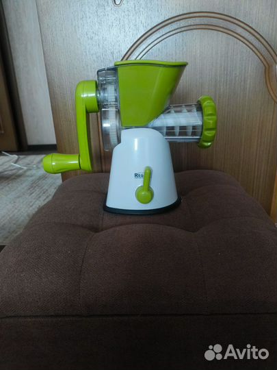 Ручная Мясорубка regent inox 93-AC-GR-102