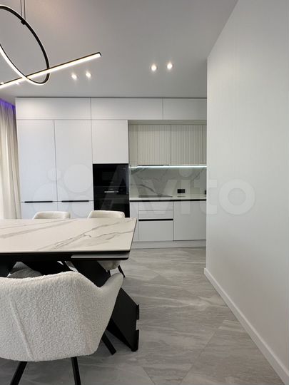 3-к. квартира, 90 м², 18/21 эт.