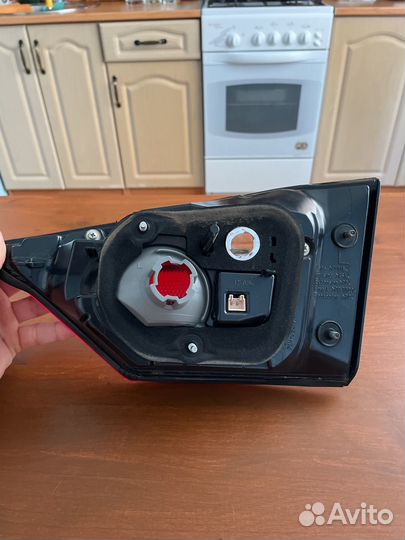 Задний левый фонарь Lexus es250 2014 года