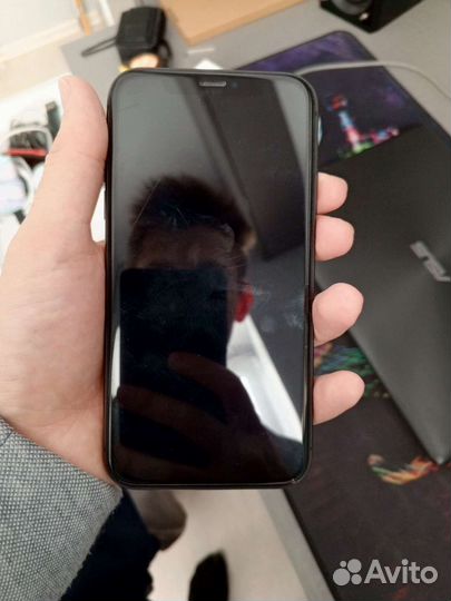 Телефон iPhone 11