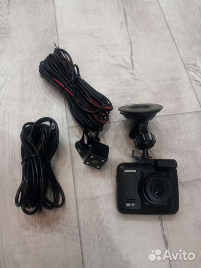 Автомобильный видеорегистратор azdome