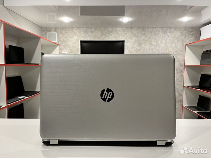 Большой Ноутбук HP: Экран 17,3/ i3-4030u/8гб/SSD