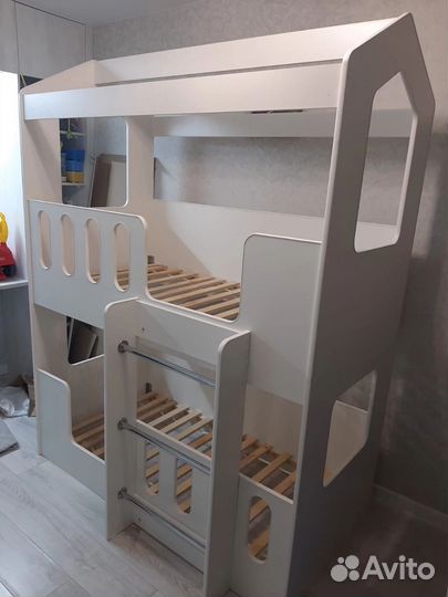 Кровать двухьярусная 160 на 80 (новая)