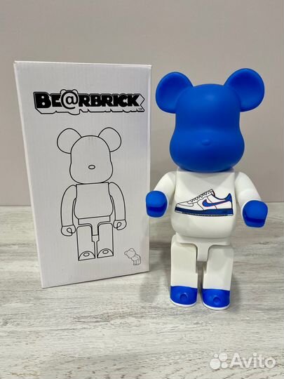 Игрушка bearbrick найк 28 см