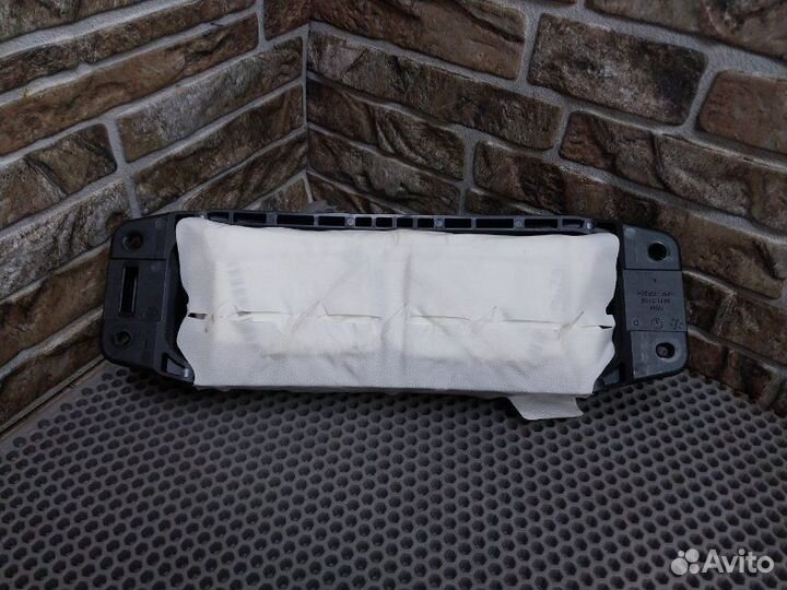 Подушка безопасности пассажира передняя