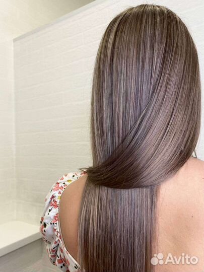 Модель на окрашивание волос