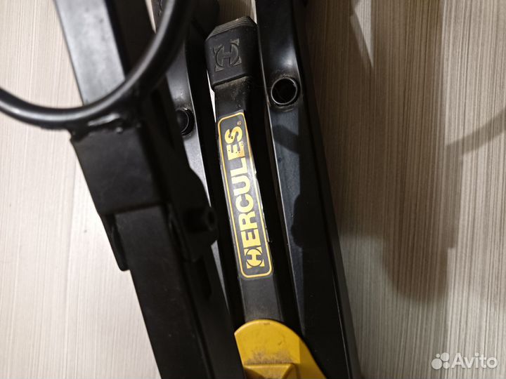 Стойка для саксофона DS530BB