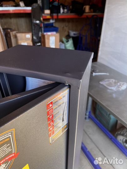 Оружейный сейф aiko чирок 1318 бу