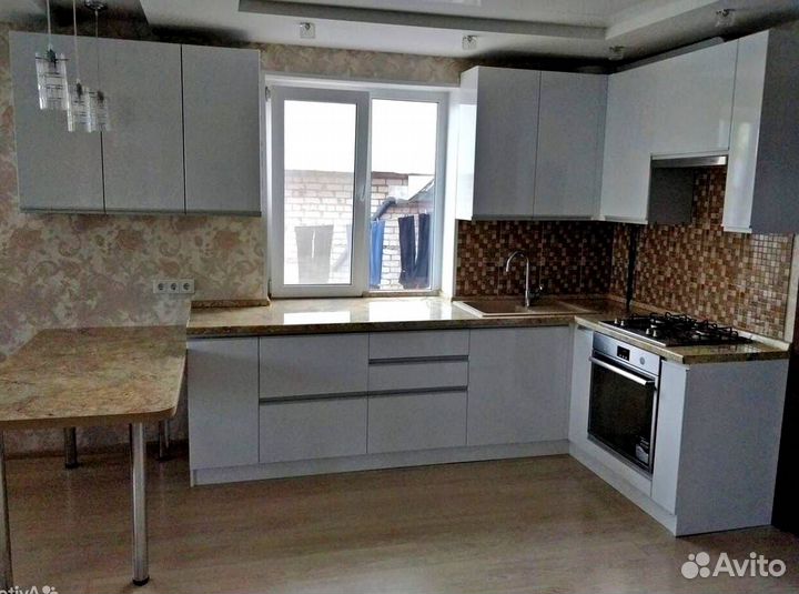 Кухонный гарнитур новый