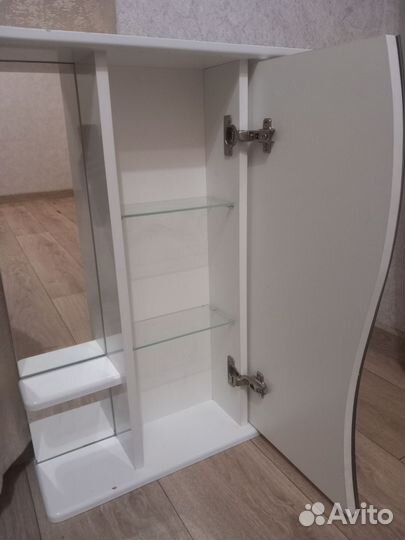 Шкаф с зеркалом в ванную бу