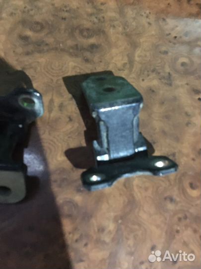 Петля двери правой Hyundai Tiburon 2