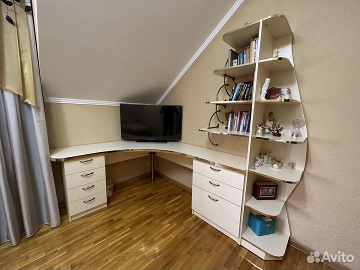 Компьютерный стол