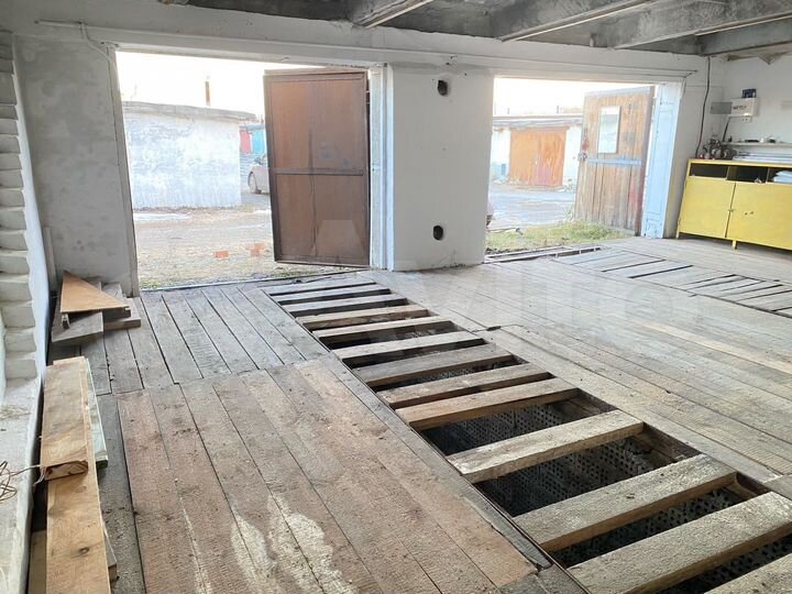 Гараж, > 30 м²