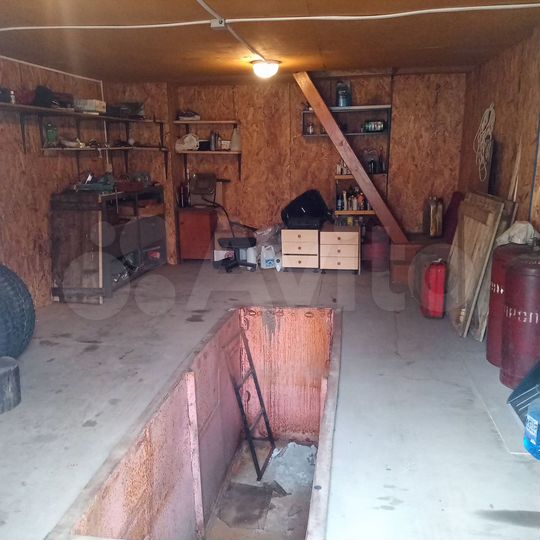 Гараж, > 30 м²