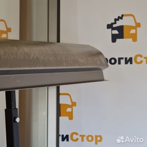 Кузовной порог правый Volkswagen Touran