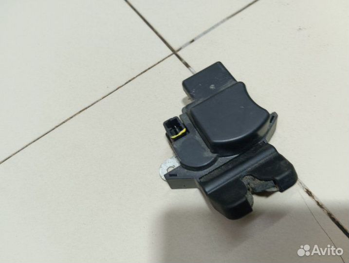 Замок багажника Kia Rio 3