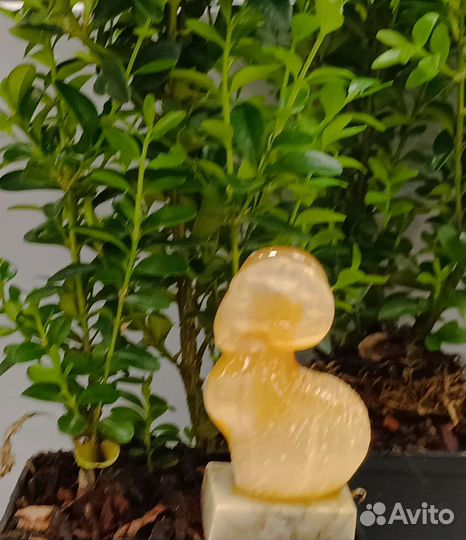 Фигурка из селенита