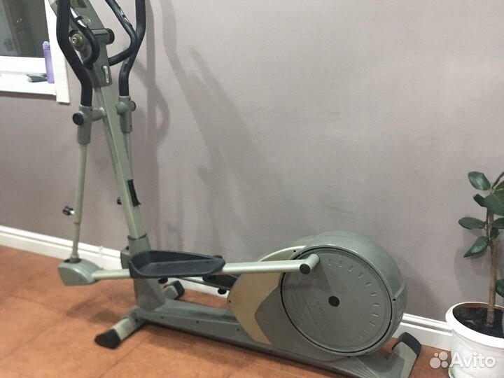 Эллиптический тренажер torneo