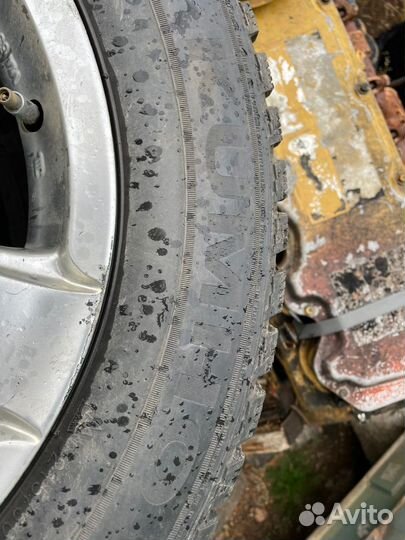 R16 Kumho I'Zen KW22 215/60, PCD 5x100 DIA 76