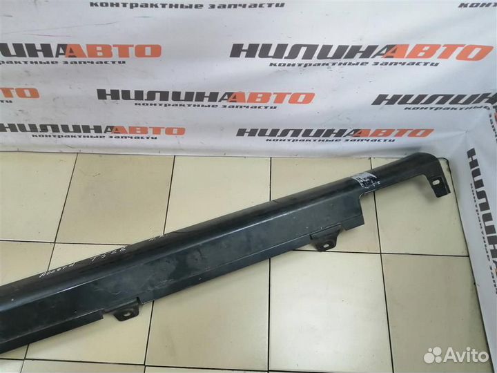 Накладка порога правая Хонда Аккорд 7