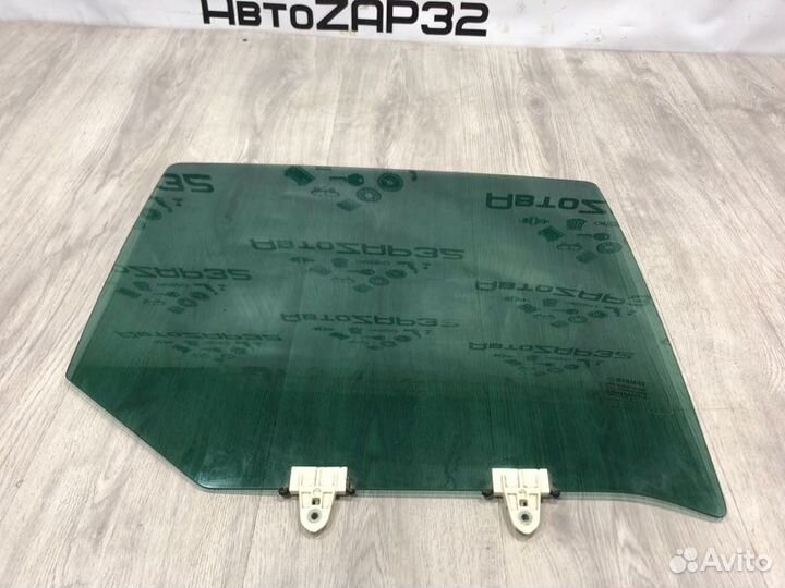 Стекло двери заднее правое Renault Megane 3 K4M838