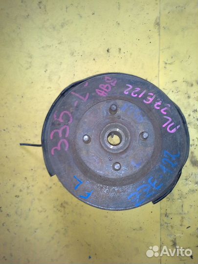 Ступица перед левая toyota corolla ZZE122